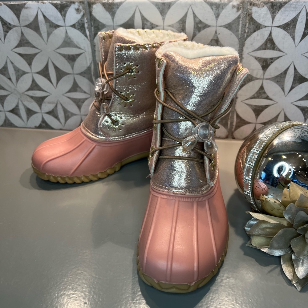 Girls Rose Gold Pink Duck Boots
